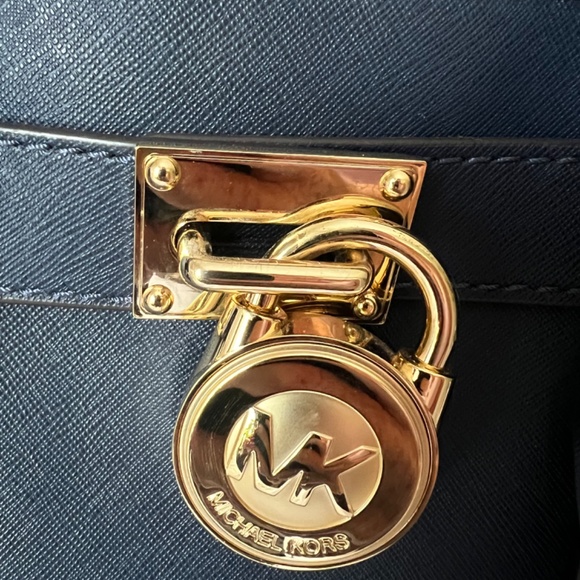 Michael Kors Hamilton Tote - Picture 5 of 16